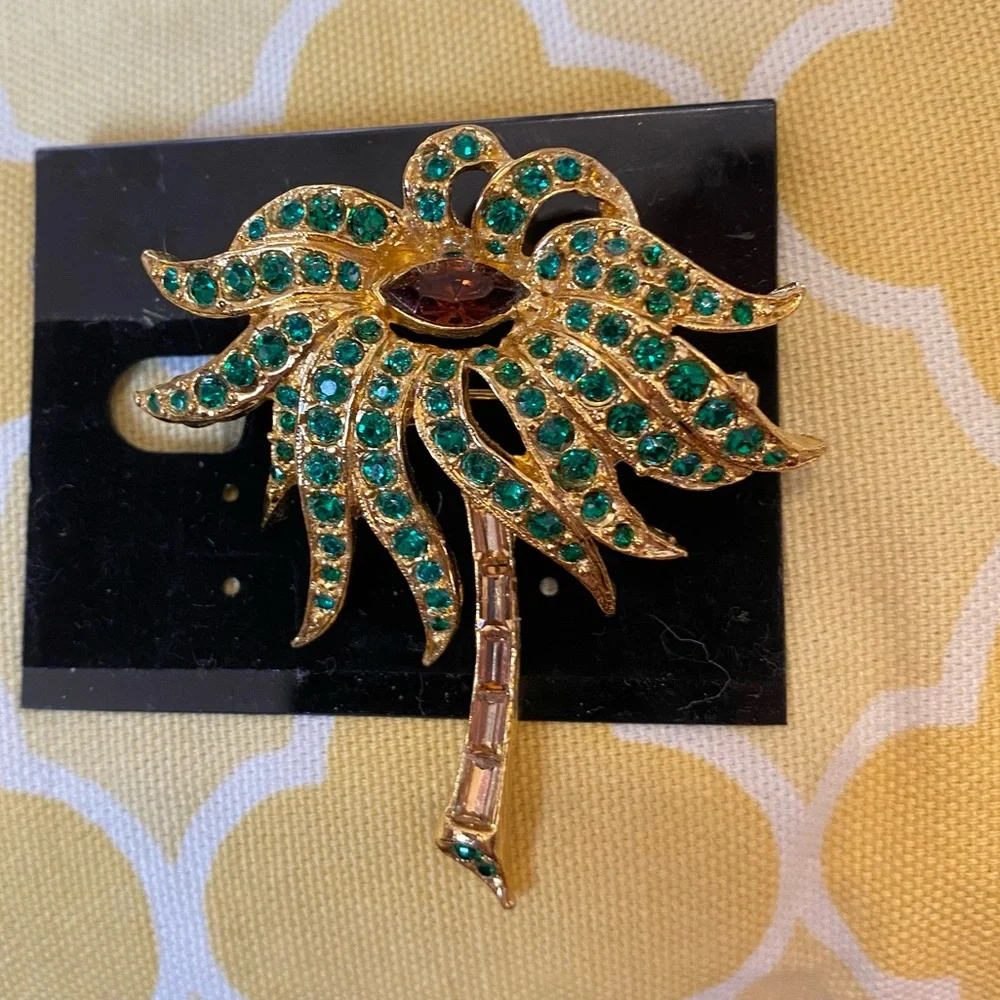 Gold Rhinestone Palm Tree Brooch NWT